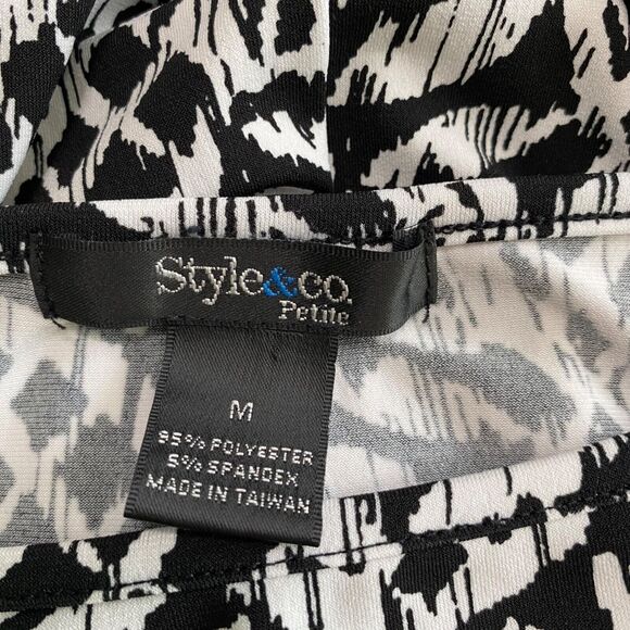 Style & Co Wms Petite Med Black White Geometric Print Blouson Blouse Casual Work - Picture 3 of 7